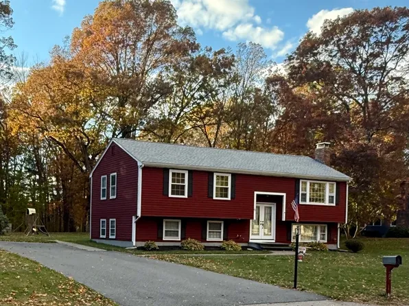 22 Roger Belanger Dr, Bellingham, MA 02019