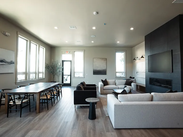 Eastpark Apartment Homes — Photo 18