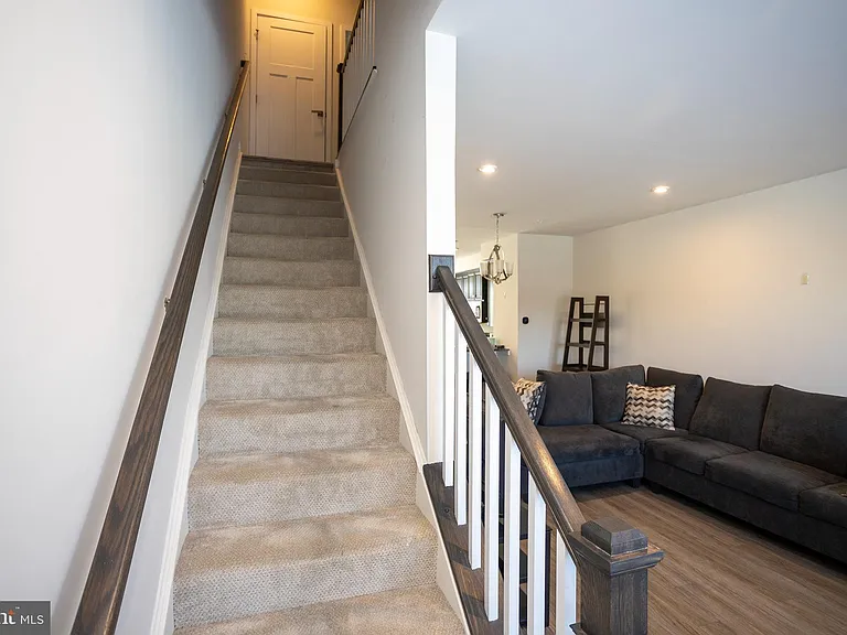 9926 New Pointe Dr — Photo 16