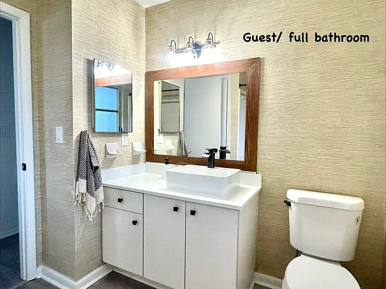 3851 Allenwood St — Photo 24