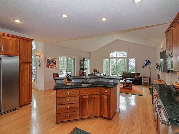 4th image of 2045 S Parkwood Cir