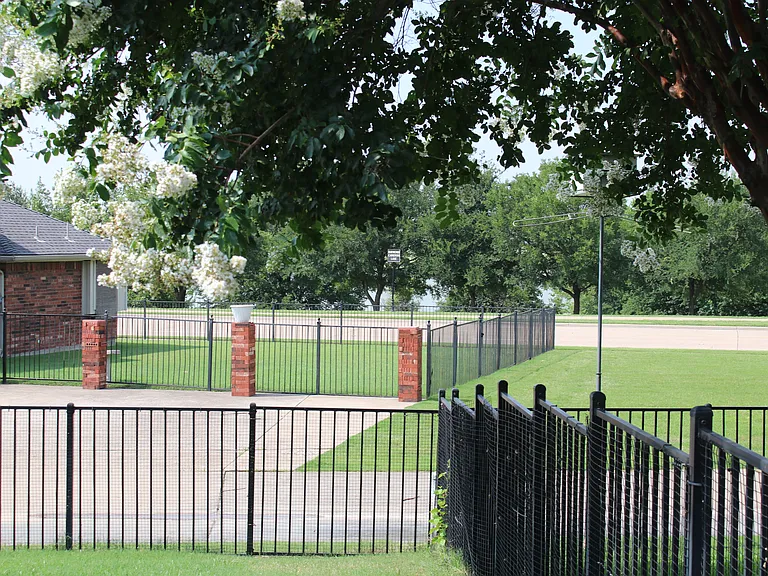 610 Big Oak Ct — Photo 4