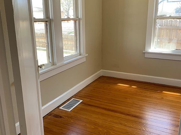 5th image of 409 Avenue G