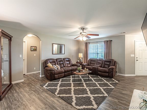 5th image of 25058 S Brook Ln