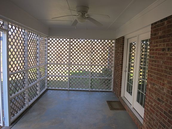 Screen porch
