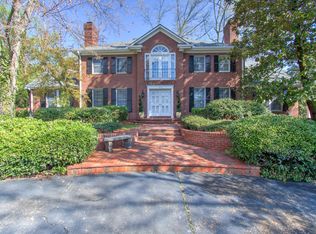 900 Forest Hill Dr, High Point, NC 27262