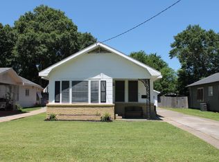 821 7th St, Lake Charles, LA 70601