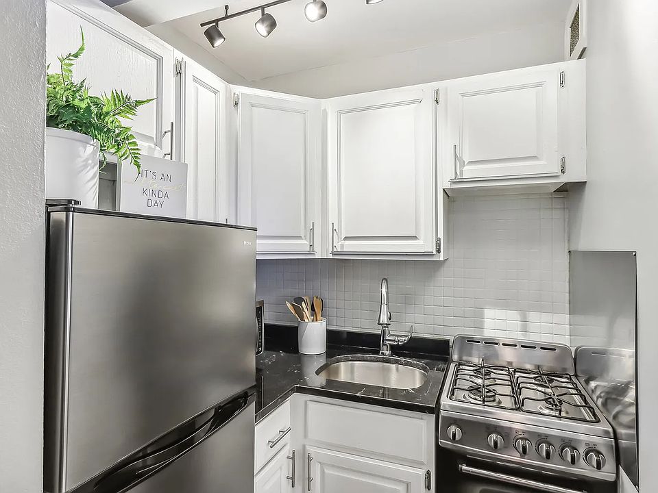 1st image of 1140-45 N Lasalle St #528
