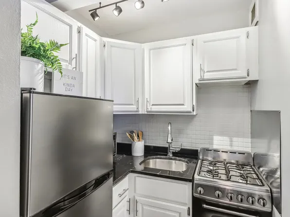 1140-45 N Lasalle St, Chicago, IL