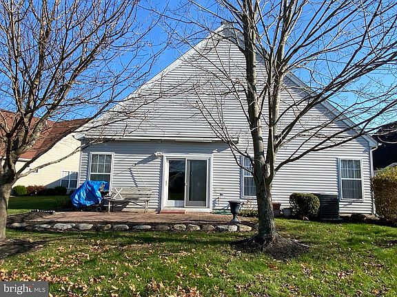 5th image of 27 Honeyflower Ln