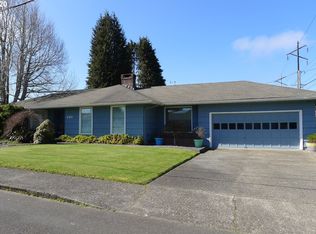 240 N 20th St, Reedsport, OR 97467