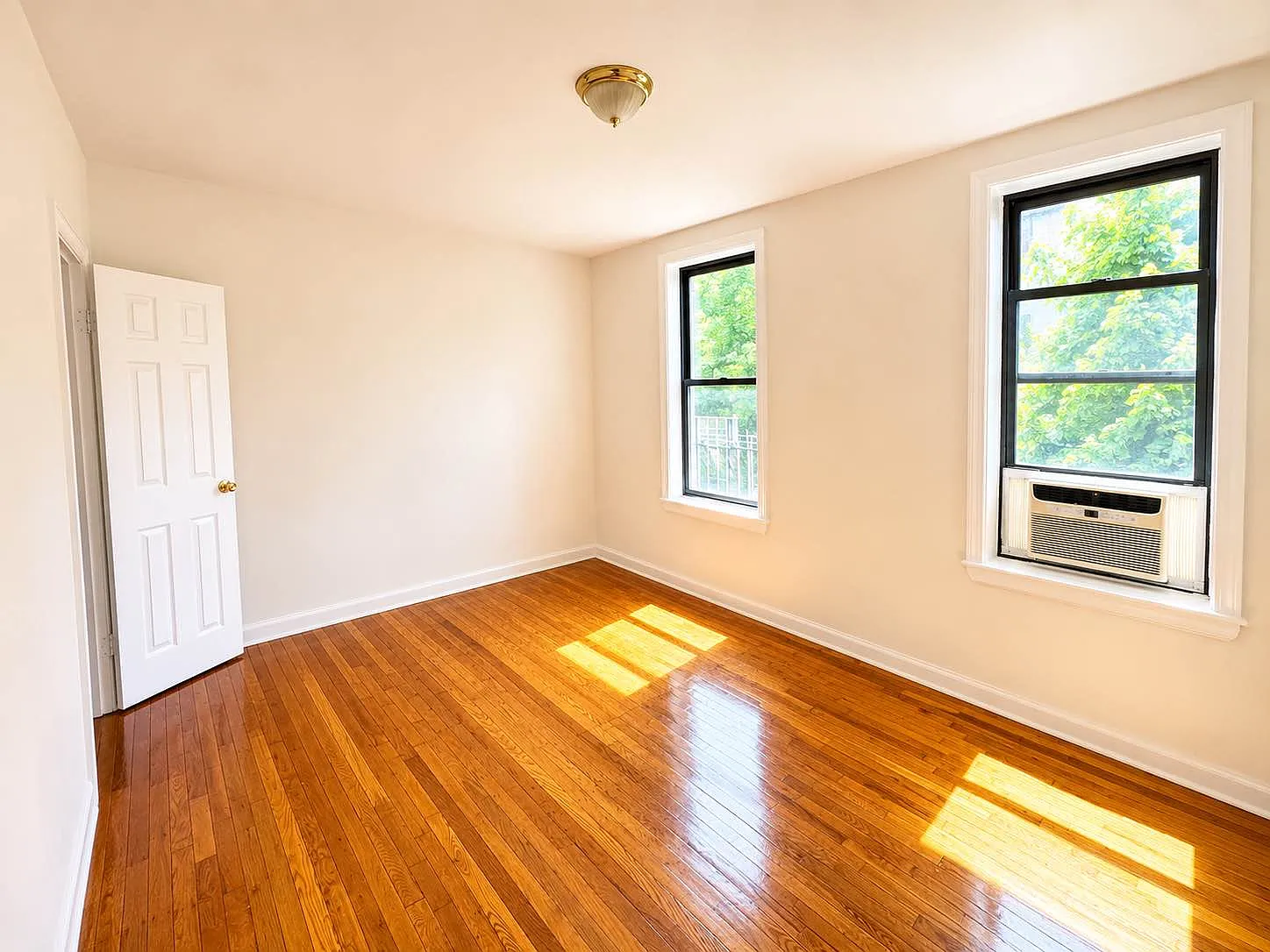 1487 Teller Avenue — Photo 3