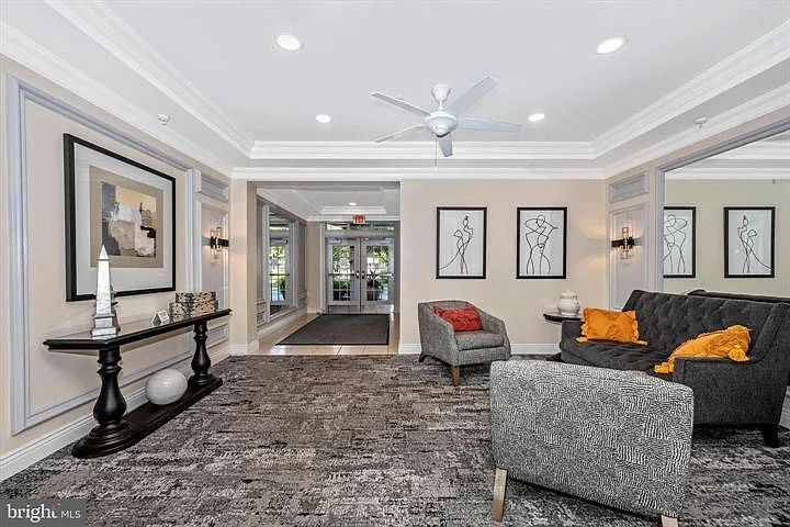 1 bed, 1076 sqft, $2,100 — Photo 3