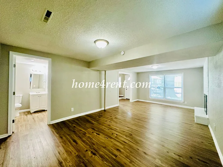 7421 Hardy Ave — Photo 36