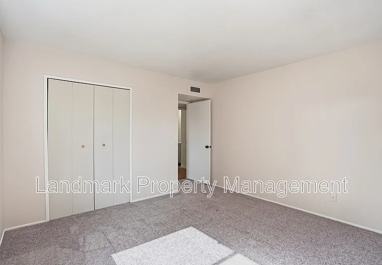 2711 Treeview Dr — Photo 18