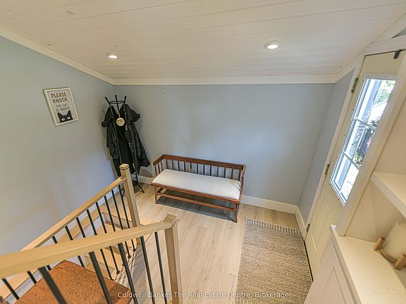 5th image of 810 John St N