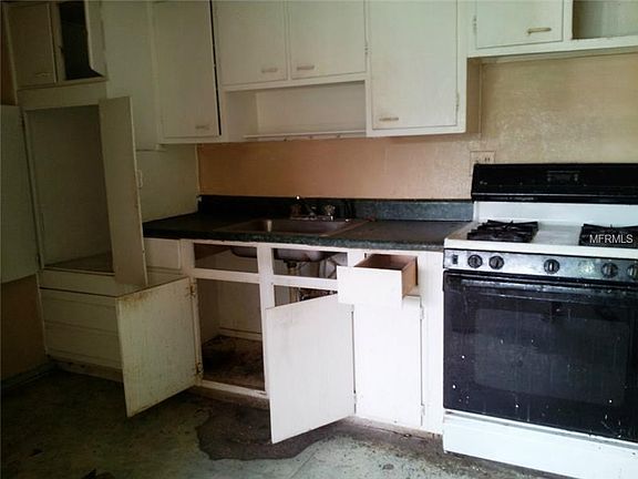4th image of 7622 Cassino Ave