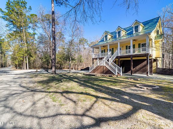 4th image of 815 Riverview Drive