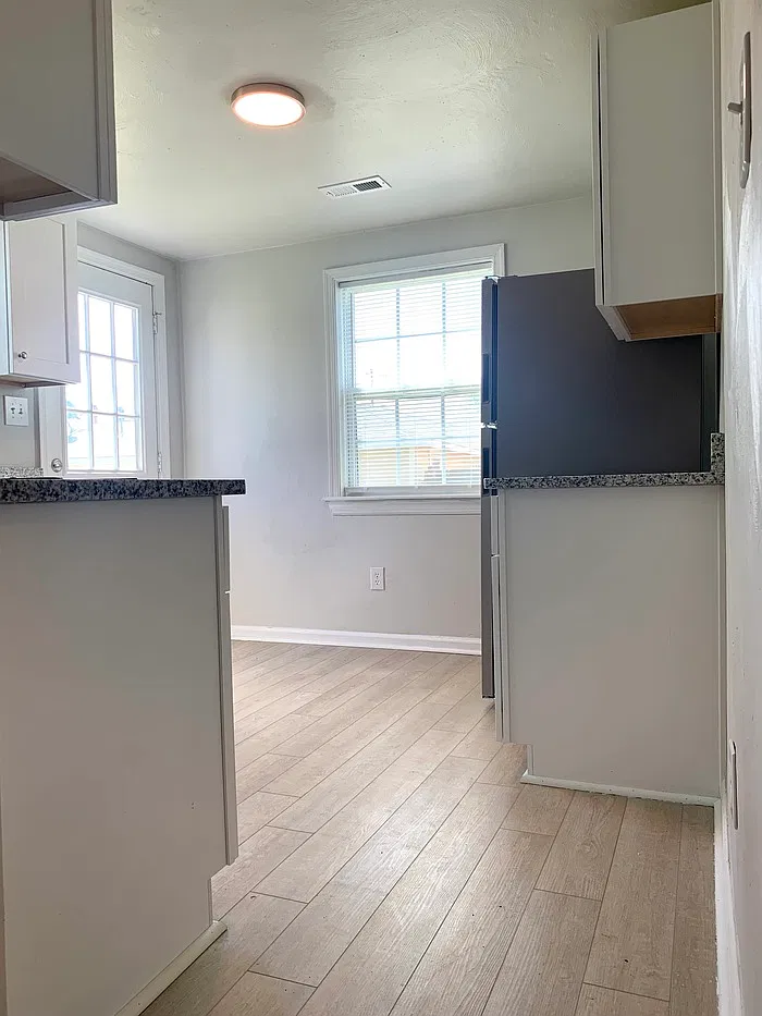 3 bed, 1.0 bath, 875 sqft, $1,495 — Photo 4