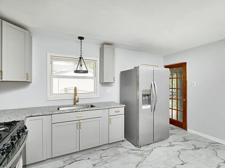 615 Superior Dr — Photo 36