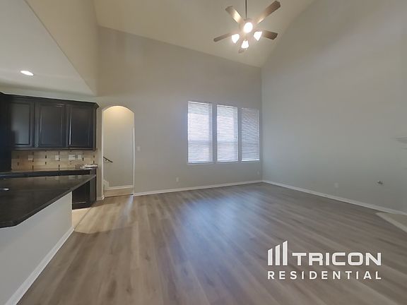 3rd image of 6519 Hunters Creek Ln