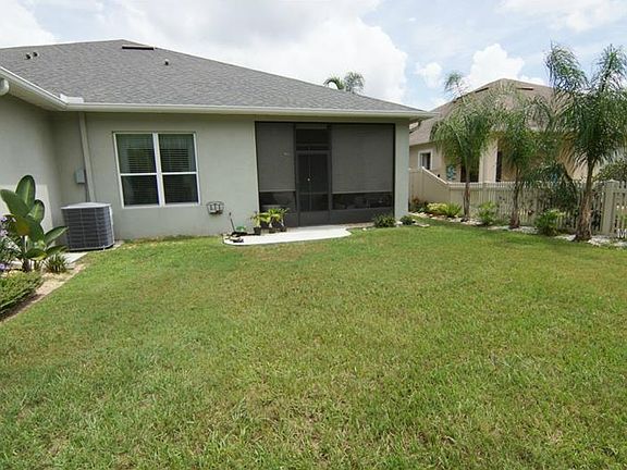 3rd image of 2757 Devonoak Blvd