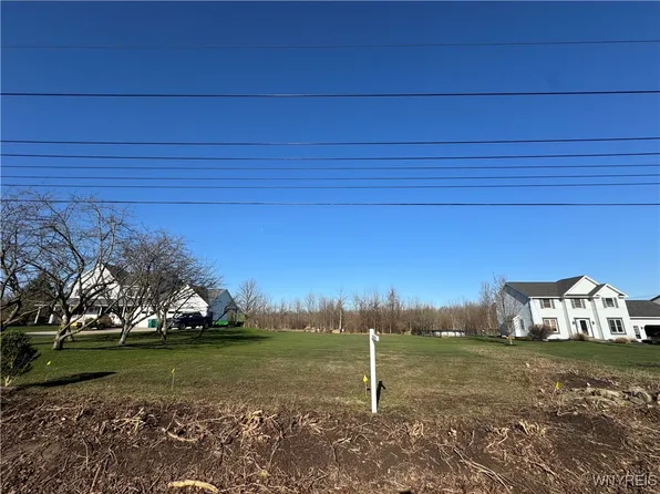 5136 Thompson Rd #2, Clarence, NY 14031