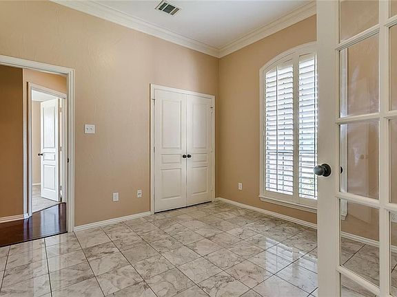 5th image of 300 Lockwood Ln