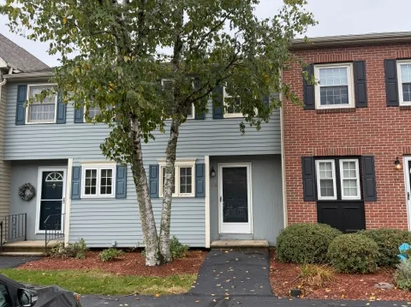 136 Fox Hollow Dr, Hudson, NH 03051
