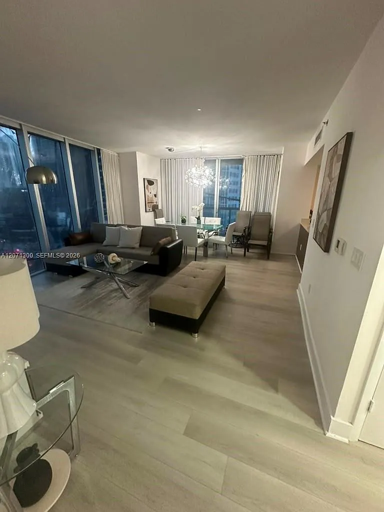 Icon Brickell Condo No 3 — Photo 3