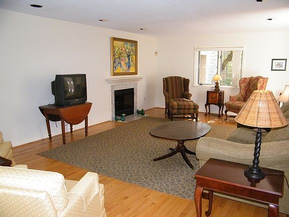 Oversized Living room hardwood floor
