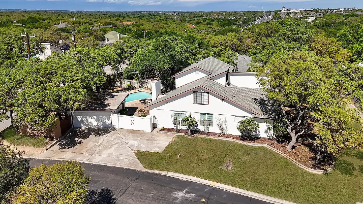 4 bed, 3.5 bath, 3200 sqft, $5,550 — Photo 4