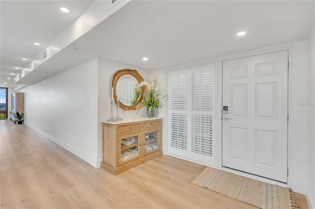 3 bed, 2.0 bath, 1675 sqft, $14,000 — Photo 2