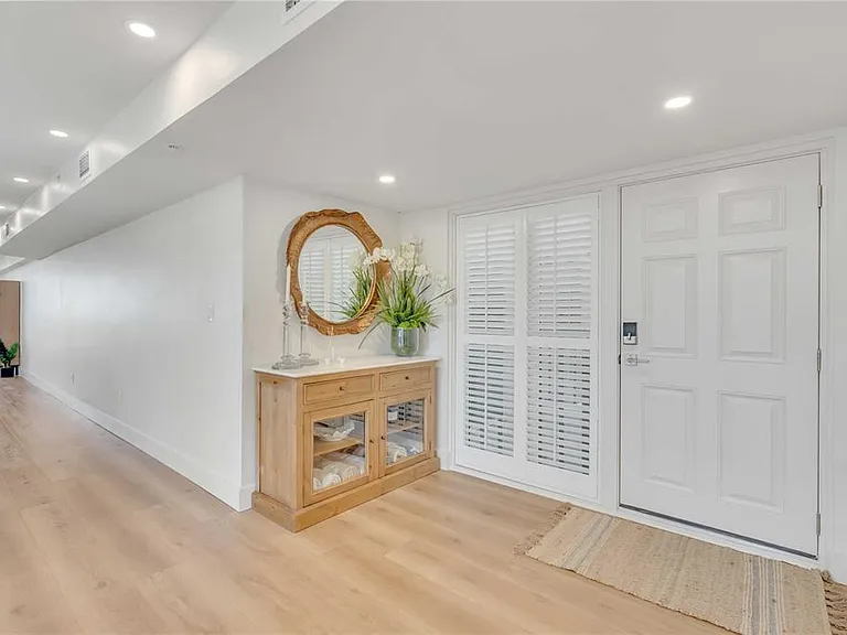 5611 Gulf Of Mexico Dr #1 — Photo 2