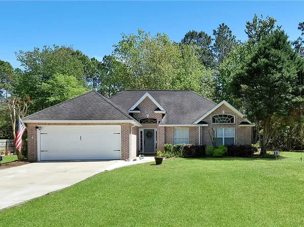 1289 Meadow Ln SE, Darien, GA 31305