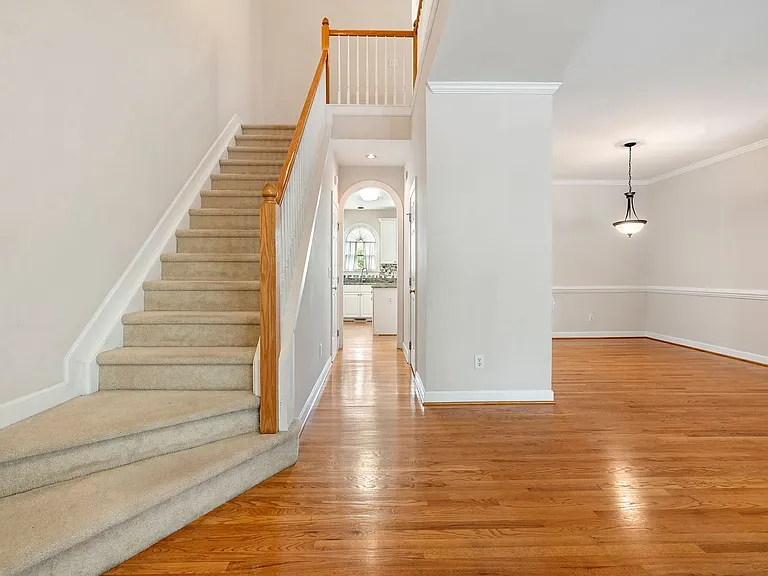 202 Greenview Dr — Photo 10