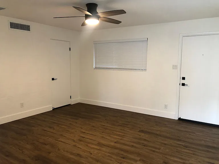 1515 E Oregon Ave #1 — Photo 6
