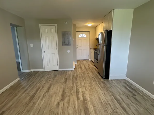 131 Cosey Beach Ave #Aa2, East Haven, CT 06512