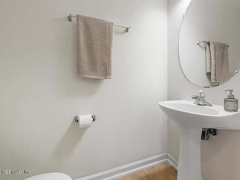 5973 Pavilion Dr — Photo 10