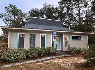 152 NW 4th St, Oak Island, NC 28465