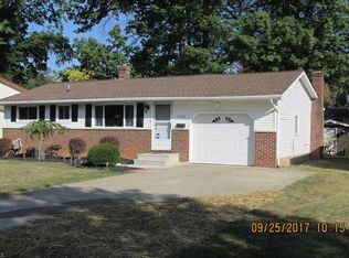 25122 Antler Dr, North Olmsted, OH 44070