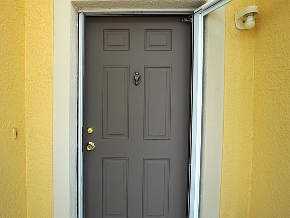 2nd image of 2007 Country Brook Ave
