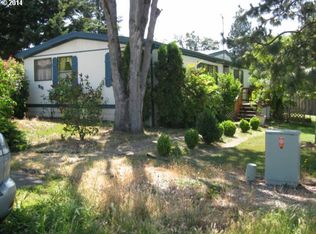 511 SE Garden Way Dr, Winston, OR 97496