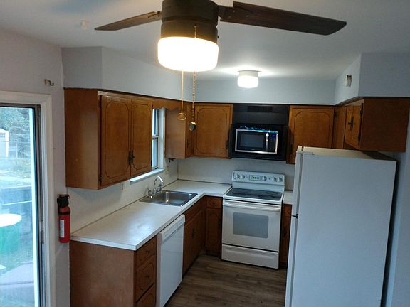 Kitchen with new microwave and new dishwasher!