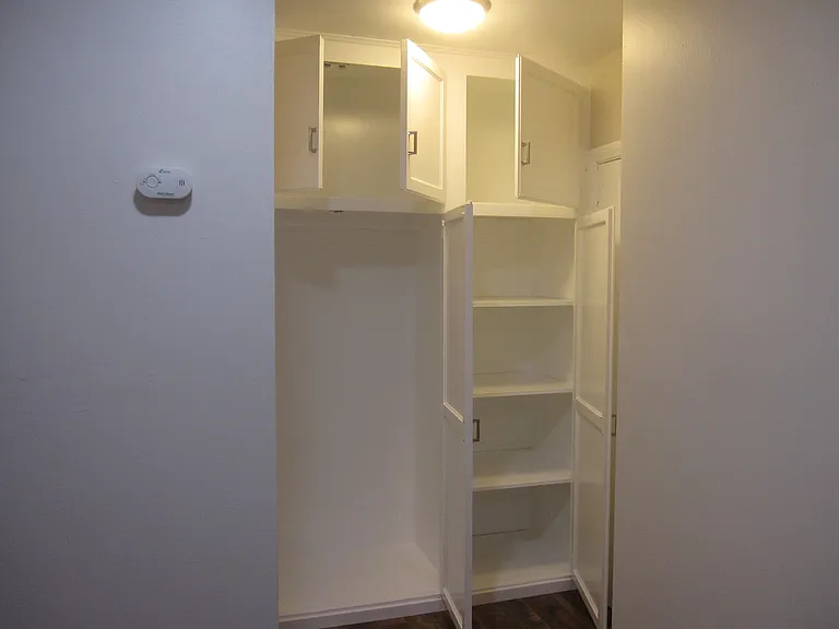 637 S Dunsmuir Ave #8 — Photo 10
