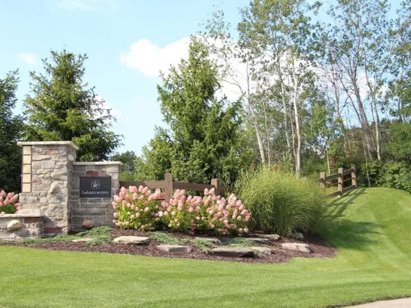 3844 Upper Lake Ct NE #56, Grand Rapids, MI 49525