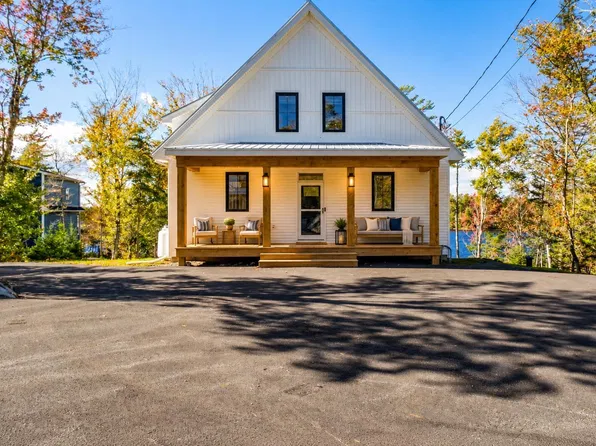 22 Western Point Ln, East Hants, NS B0N 1Z0