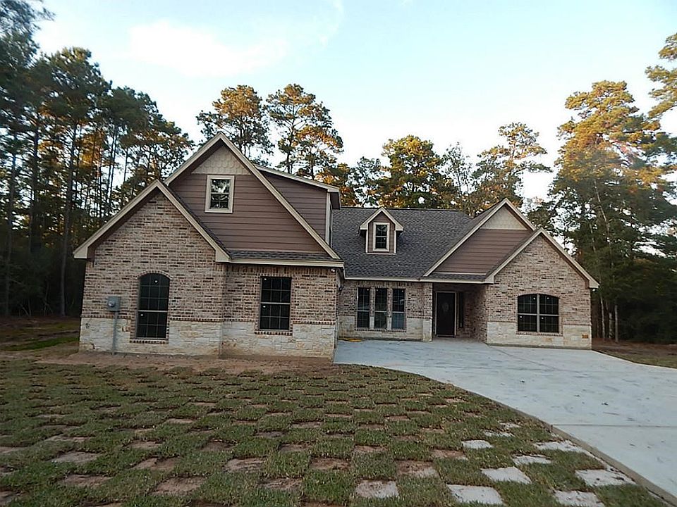 HUGE 1.23  ACRE corner lot has completely sodded front yard