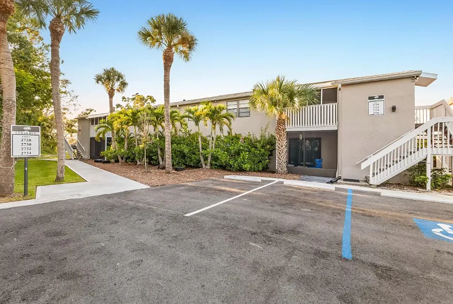 2 bed, 900 sqft, $1,850 — Photo 1