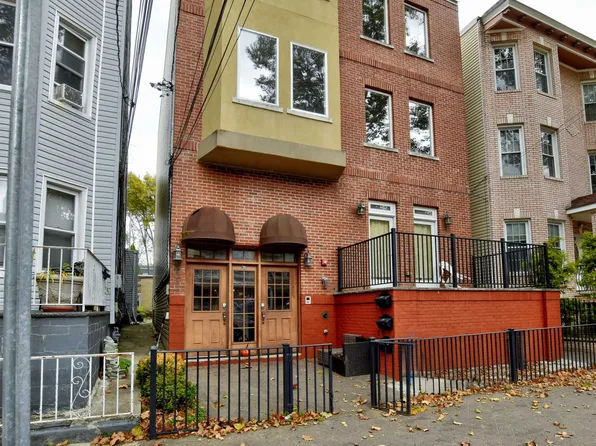 38 Court House Place image 1 of 15